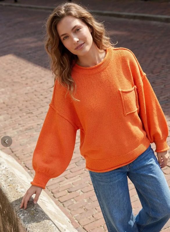 Oversized L/S Sweater w/ Front Pocket
