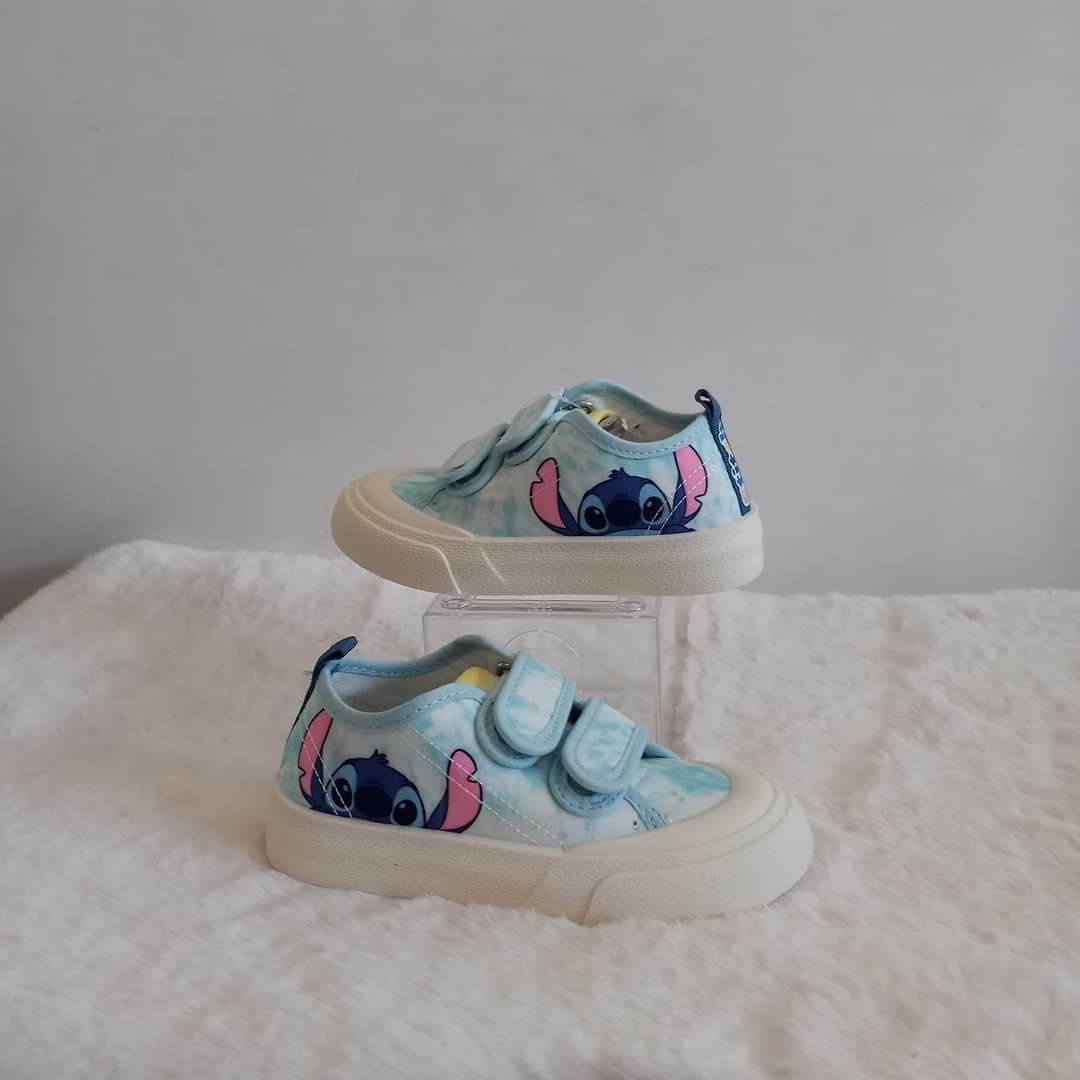 Schoenen van stitch