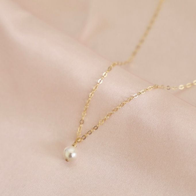 Gold Simple Pearl Necklace