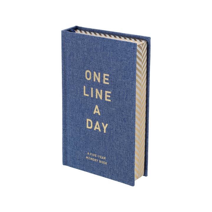 One Line  A Day ( A Five-Year Memory Book)