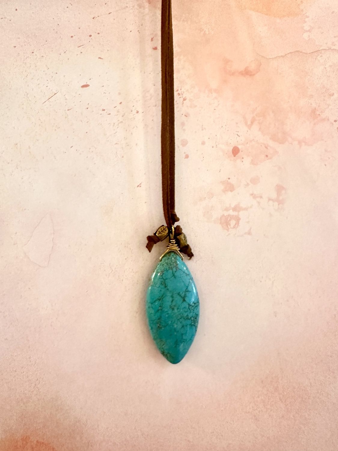 Oval Turquoise Pendant Necklace on Leather
