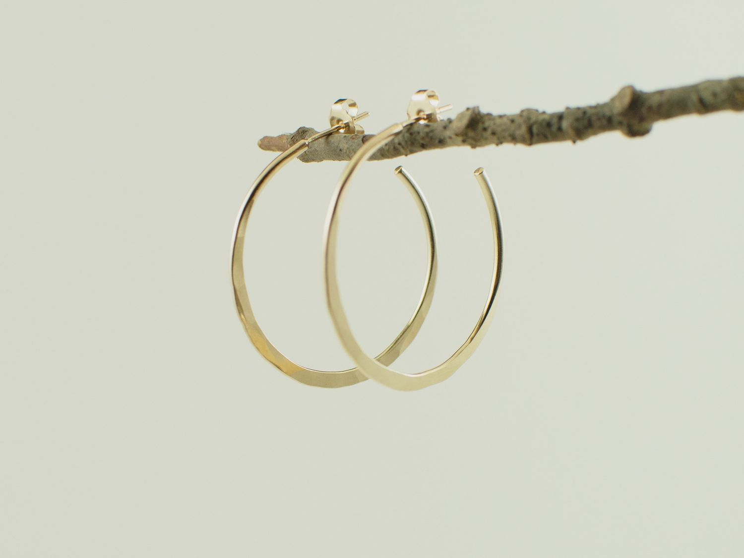 1.25&quot; Hammered Open Gold Filled Hoop Earring