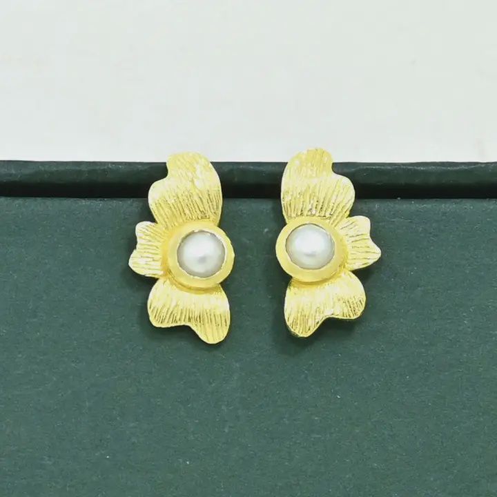 Paisley Earring Gold Plated Natural Pearl