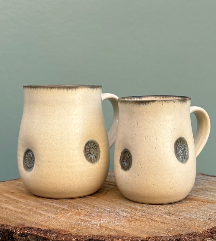 CERAMIC MUG- Cream/Black- Large