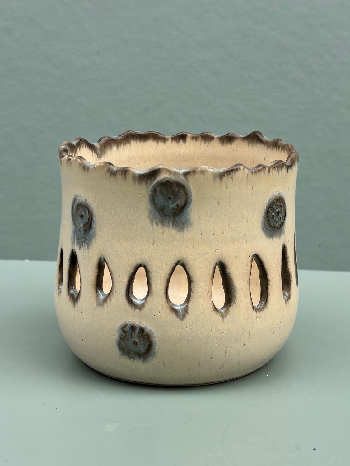 Tea Light Holder / Ivory
