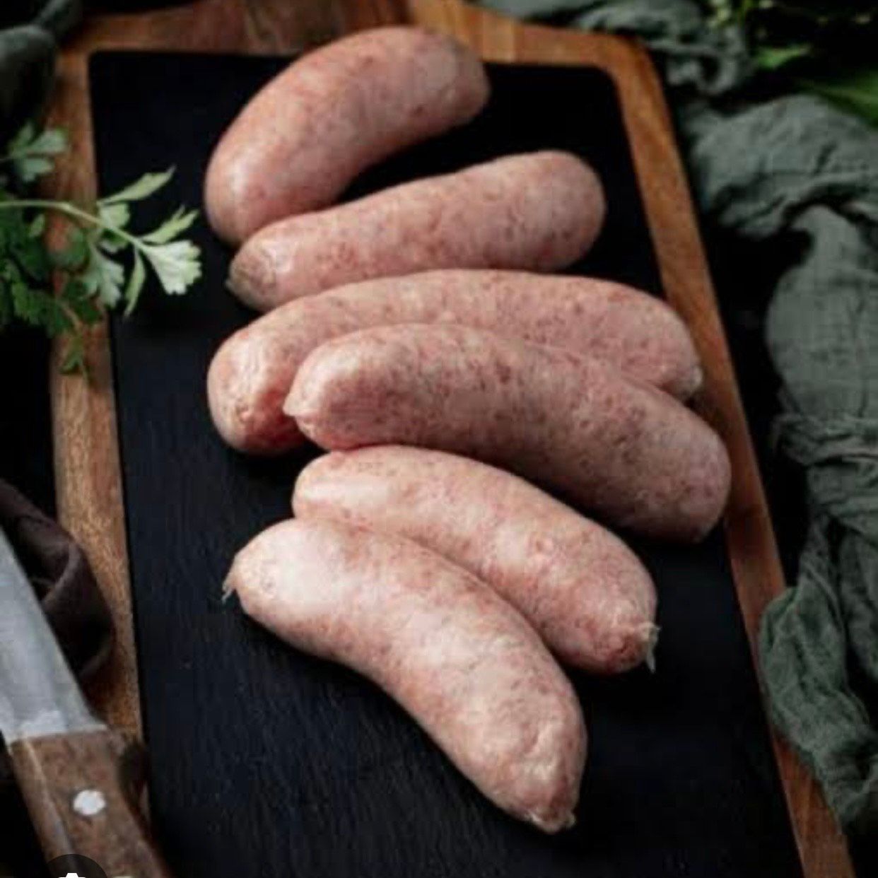 Traditional Pure Pork Sausages ( 6 x Sausages , 540 - 600gm)