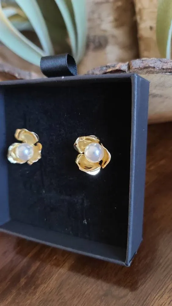 Lotus Pearl Earrings