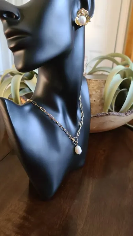 Gold-tone paperclip pearl necklace