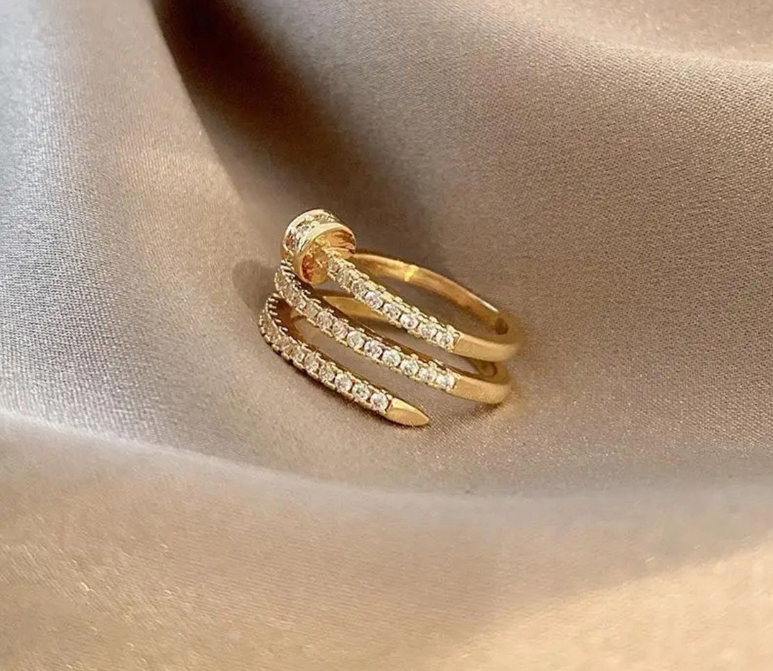 Crystal and Gold Twisted Ring