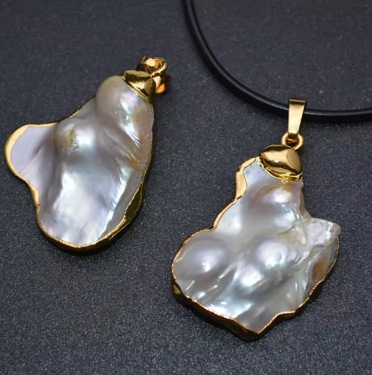 Mother of Pearl Shell Pendant Necklace