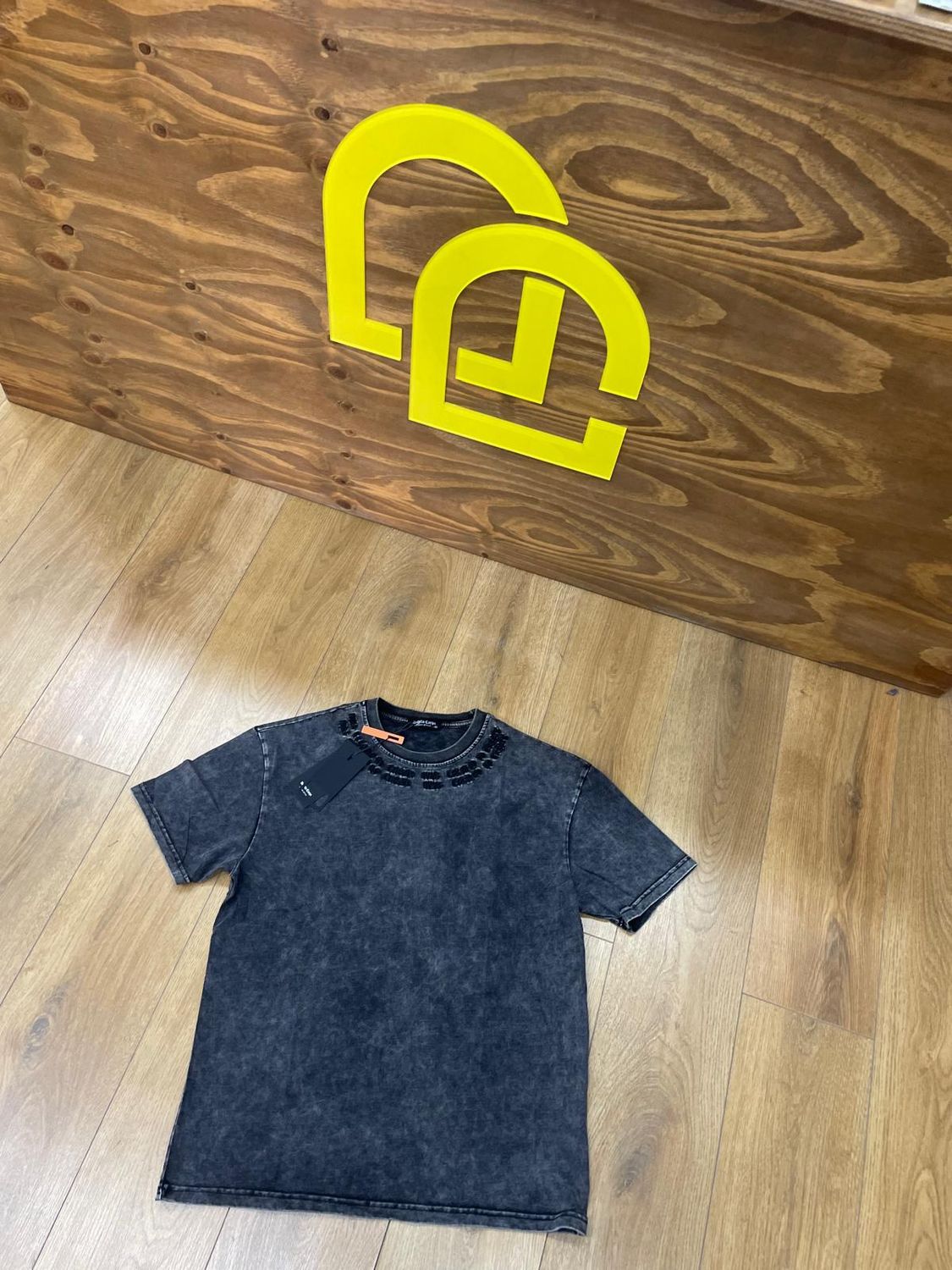 T-SHIRT RICAMO MAD