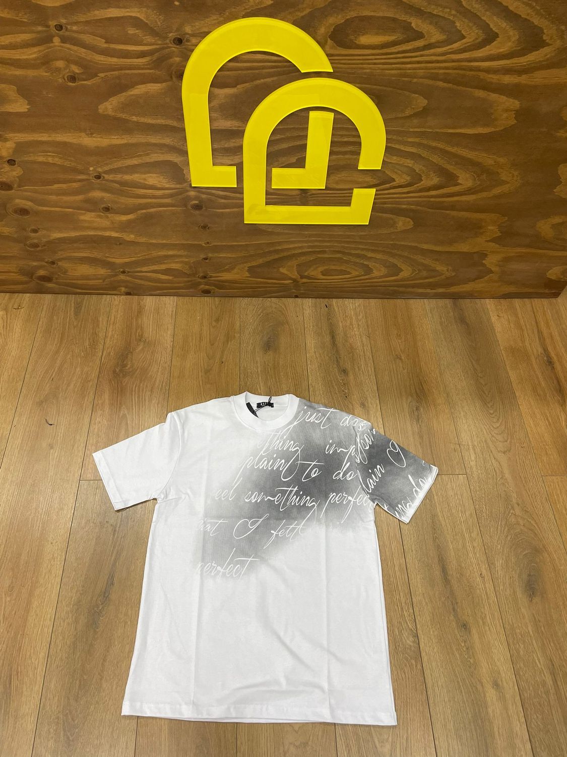 T-Shirt white