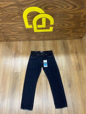 JEANS STRAIGHT FIT 01