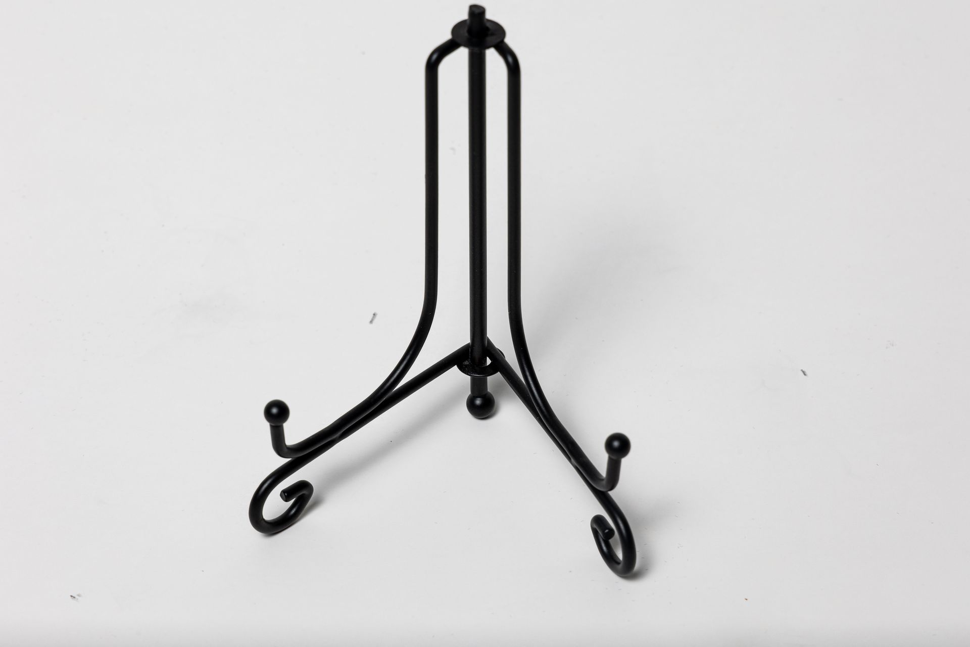 Compact Tabletop Display Easel