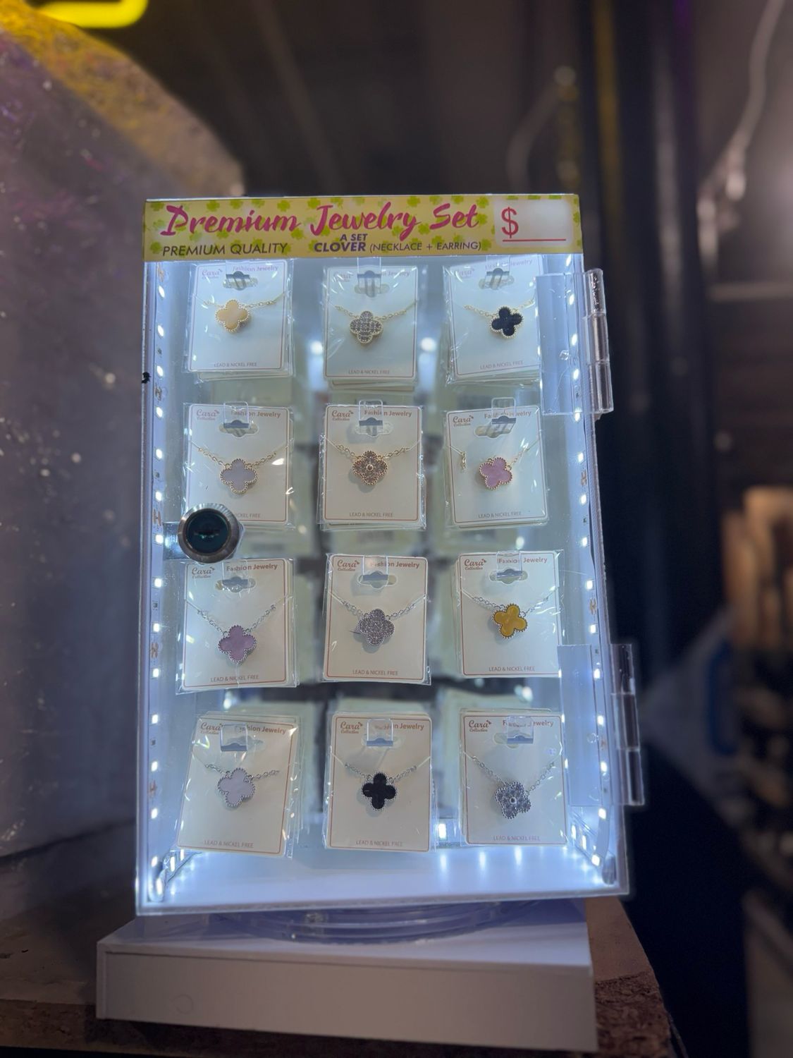 Clover Earing And Necklace 72ct LED Display