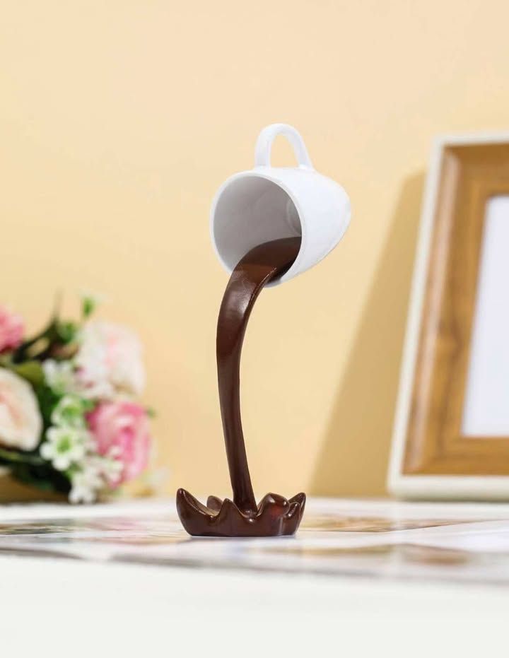 Floating Spilling Coffee Cup, Magic Pouring Coffee Mug