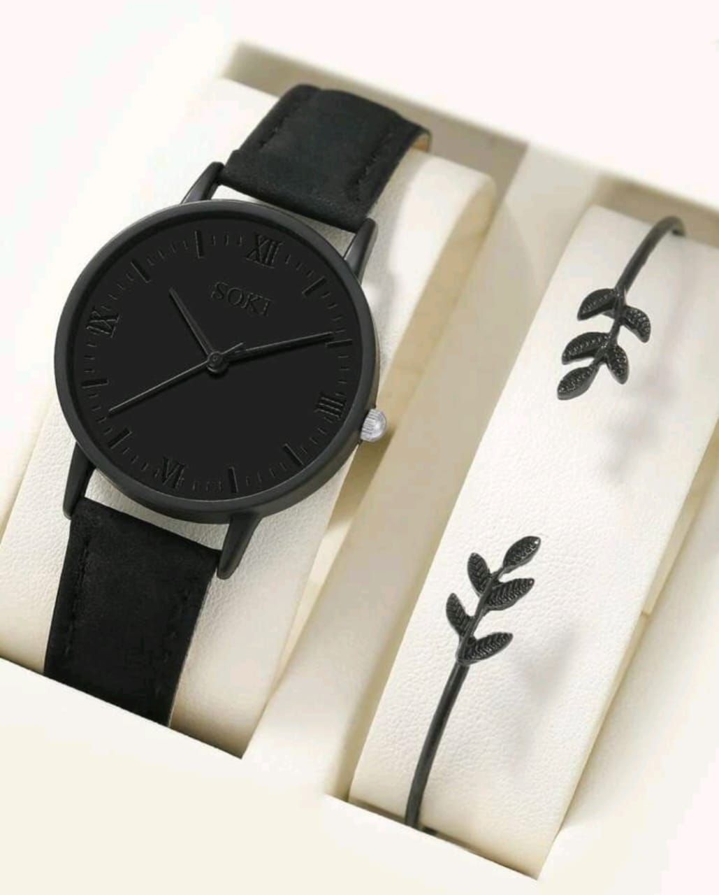 Women&#39;s watch &amp; bracelet