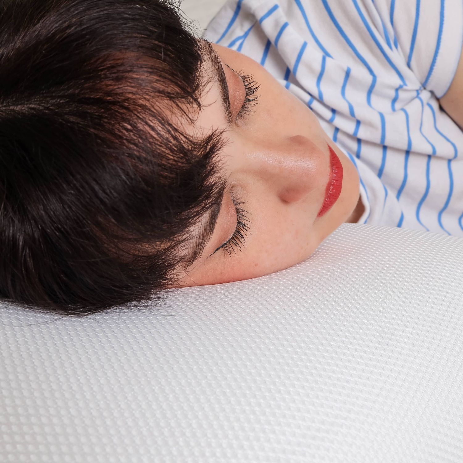 FULLY ADJUSTABLE PILLOW BY  &quot;FEEL THE FLUFF BRAND&quot;