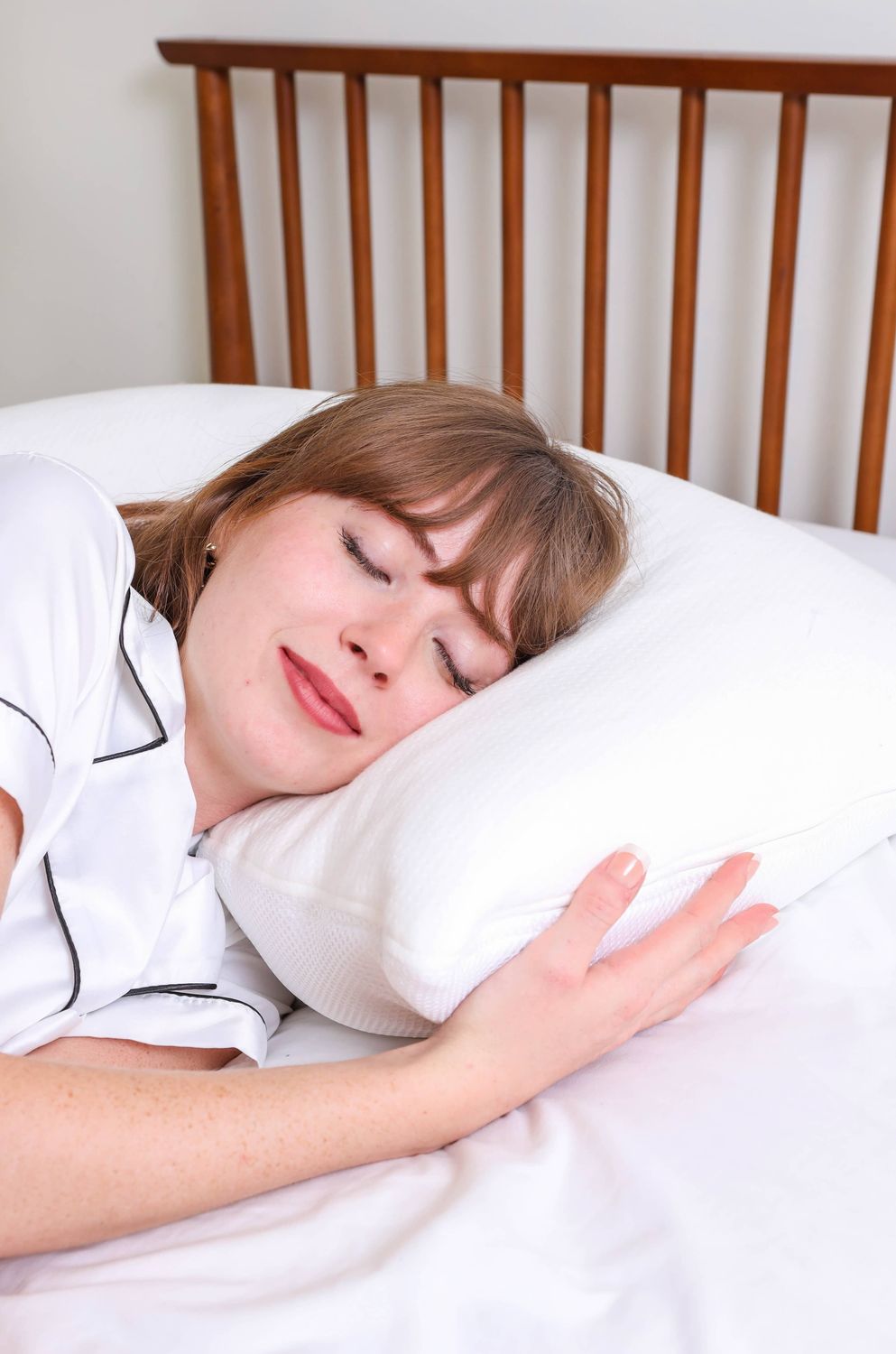 FULLY ADJUSTABLE PILLOW BY  &quot;FEEL THE FLUFF BRAND&quot;