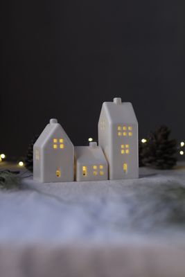 3 Porcelain Houses set #08