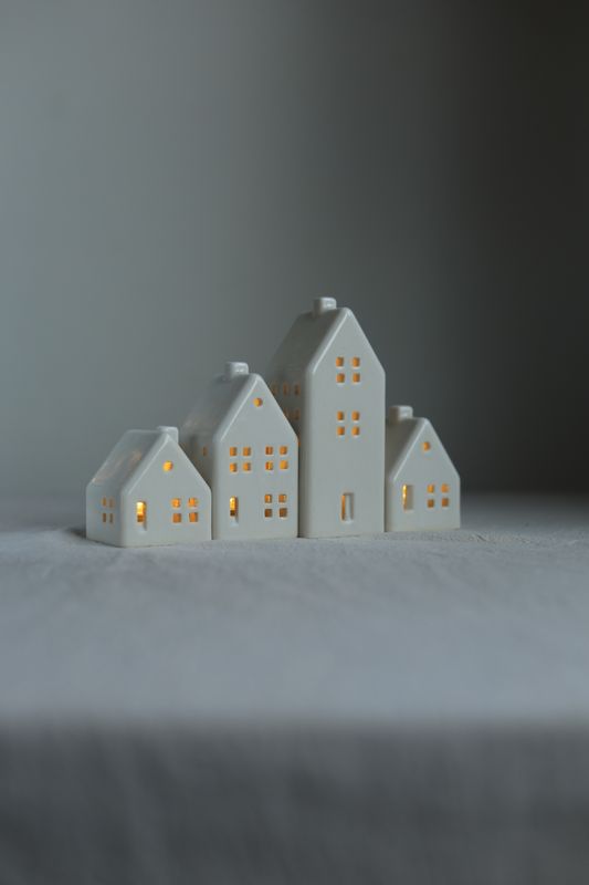 4 Ceramic Luminary Houses set #09