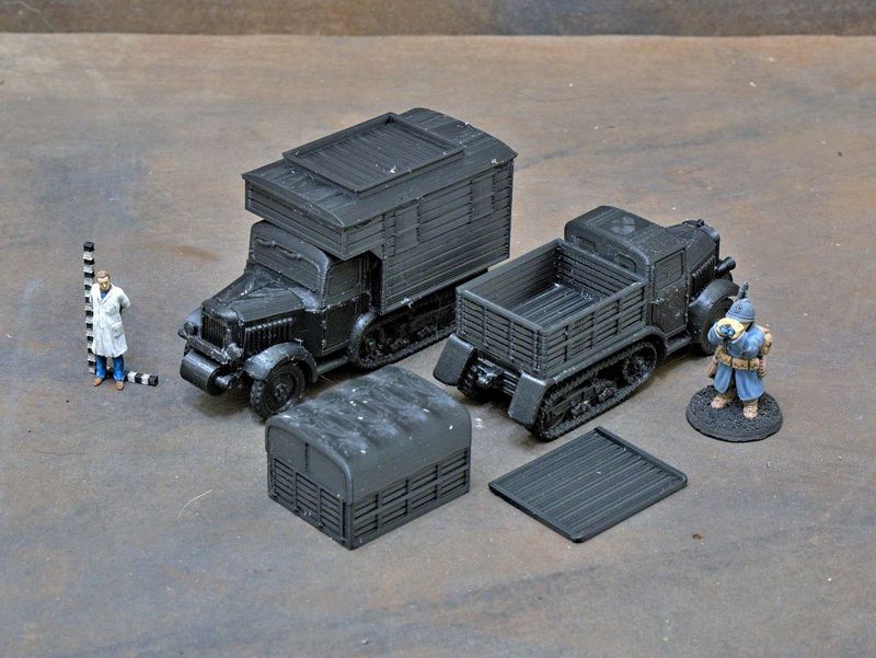 FR Unic P107 halftrack cabin bed