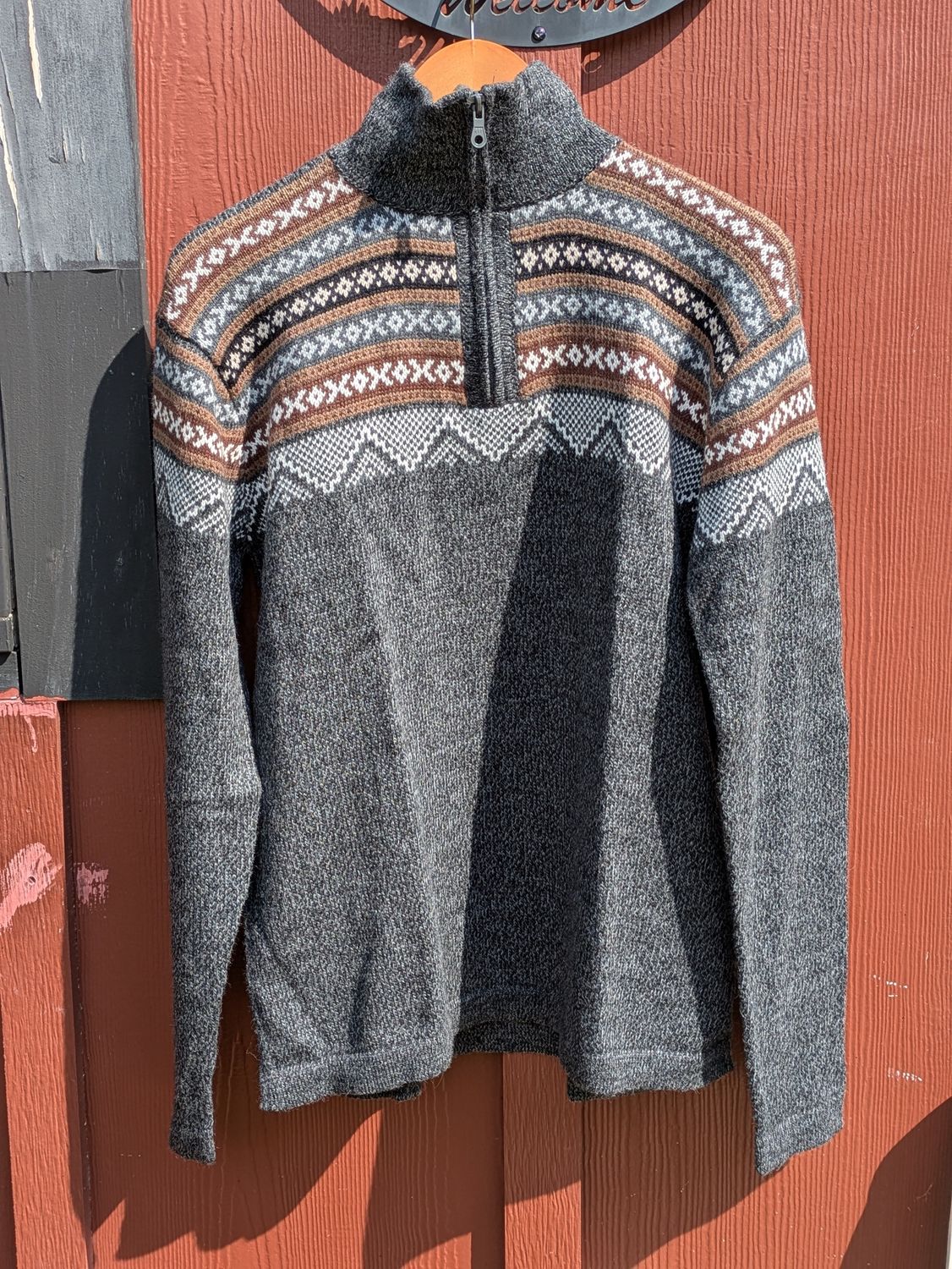 Men&#39;s XOX Sweater