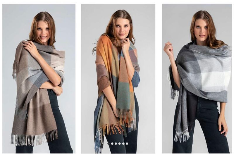 Alpaca Plaid Stole with Pockets