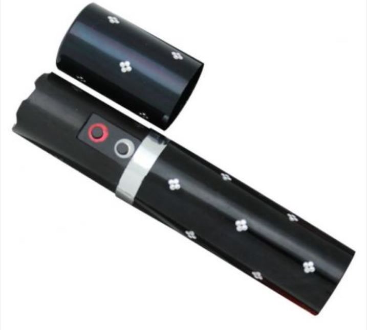 Stun Gun: Lip Stick w/ charger