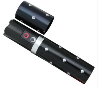 Stun Gun: Lip Stick w/ charger