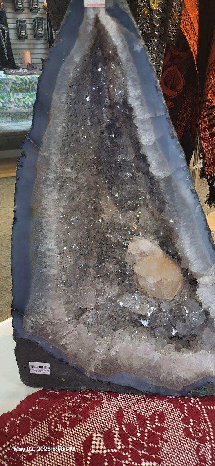 Amethyst Cathedral: 36 KG