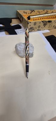 Fountain Pen: Tiger stripes 'F'