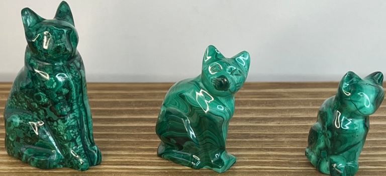 Malachite carved: CAT 1.5&quot;