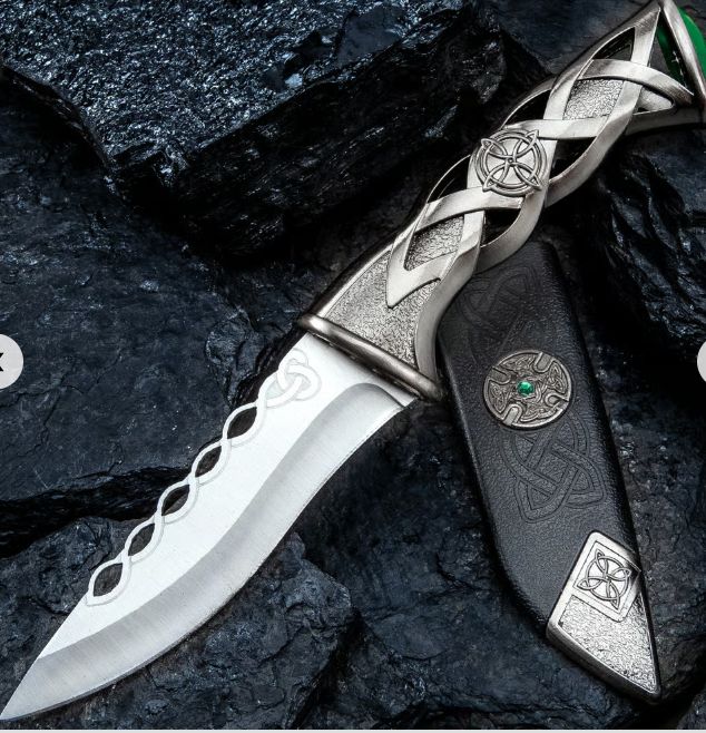 Dagger: Celtic SS Blade Solid HNDL Emerald Pomm 10"