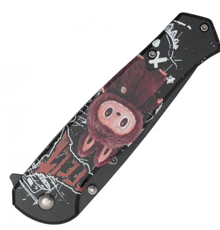 KNF: Labubu BRWN PRNt HNDL BLK BLD 8"