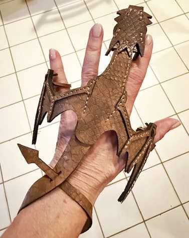 Brown Dragon Hand Pet: LTHR