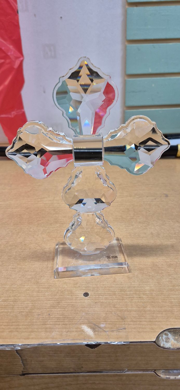 Acrylic Cross Multifaceted 8"