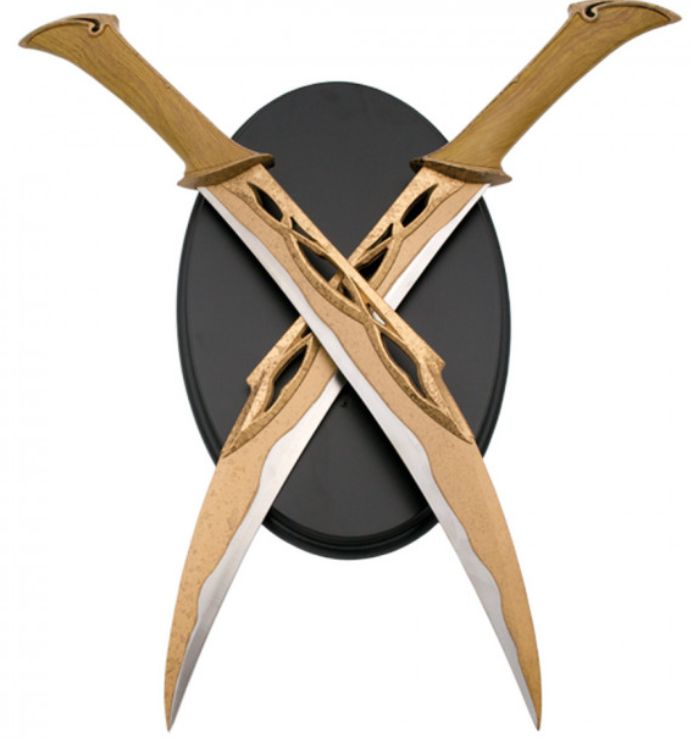 Dual Elven Daggers w/ wood Plaque