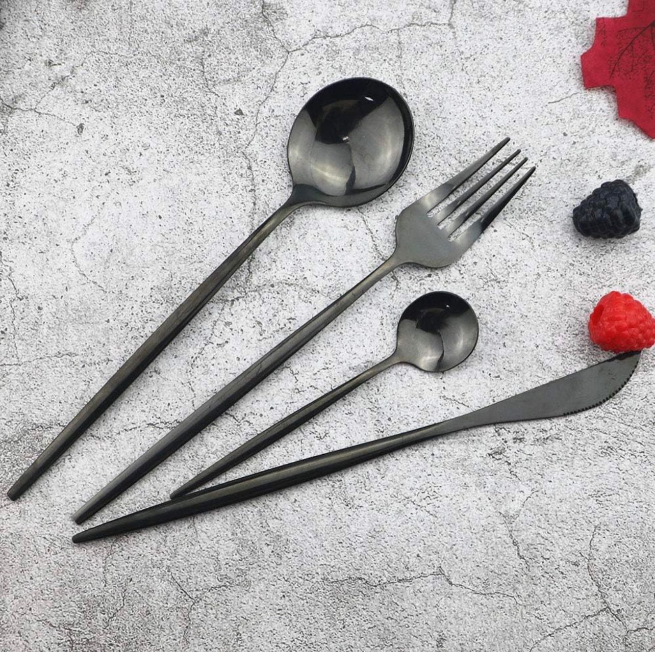 24 Piece Cutlery Set