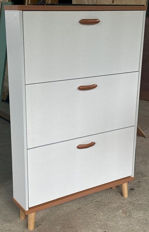 Modern Shoe Rack with Wood Handles