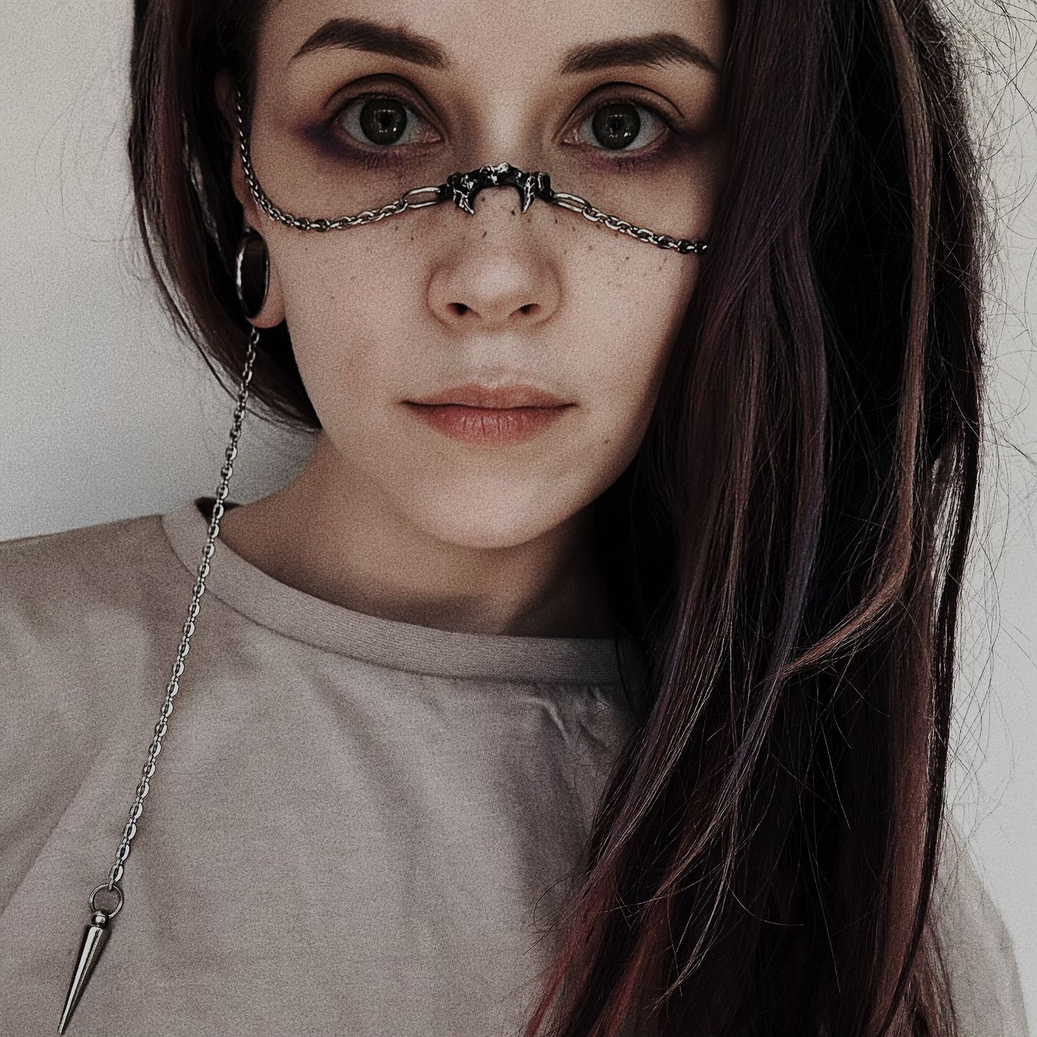 Face collier THE FANGS