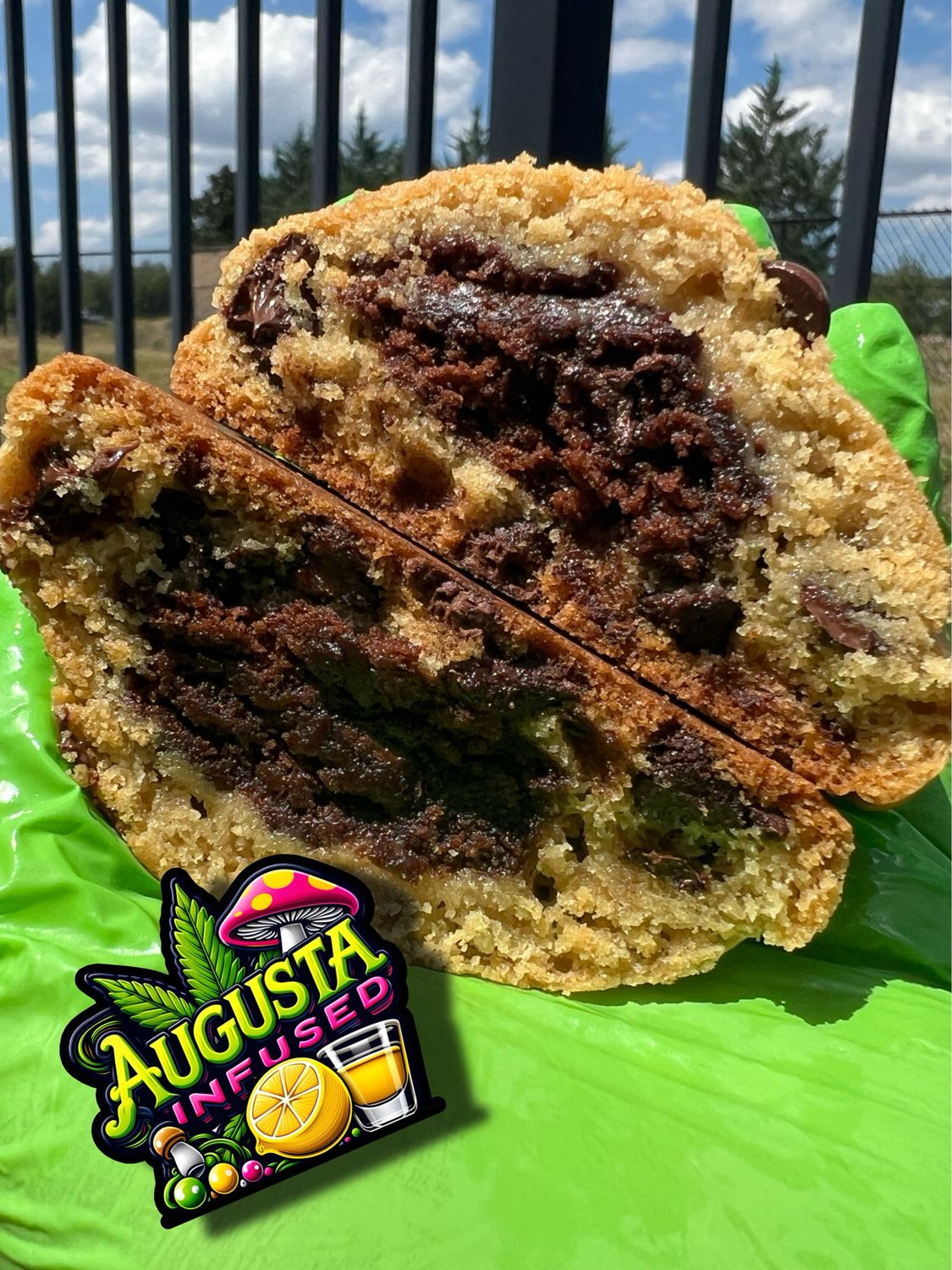 XL Chocolate Chip Brookie