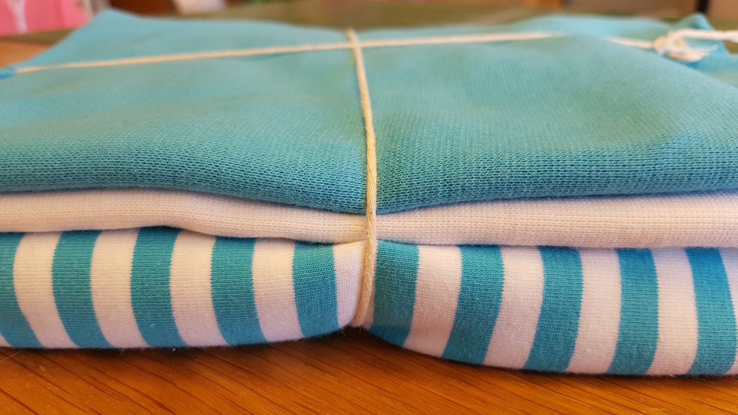 BOX TURQUOISE STRIPES