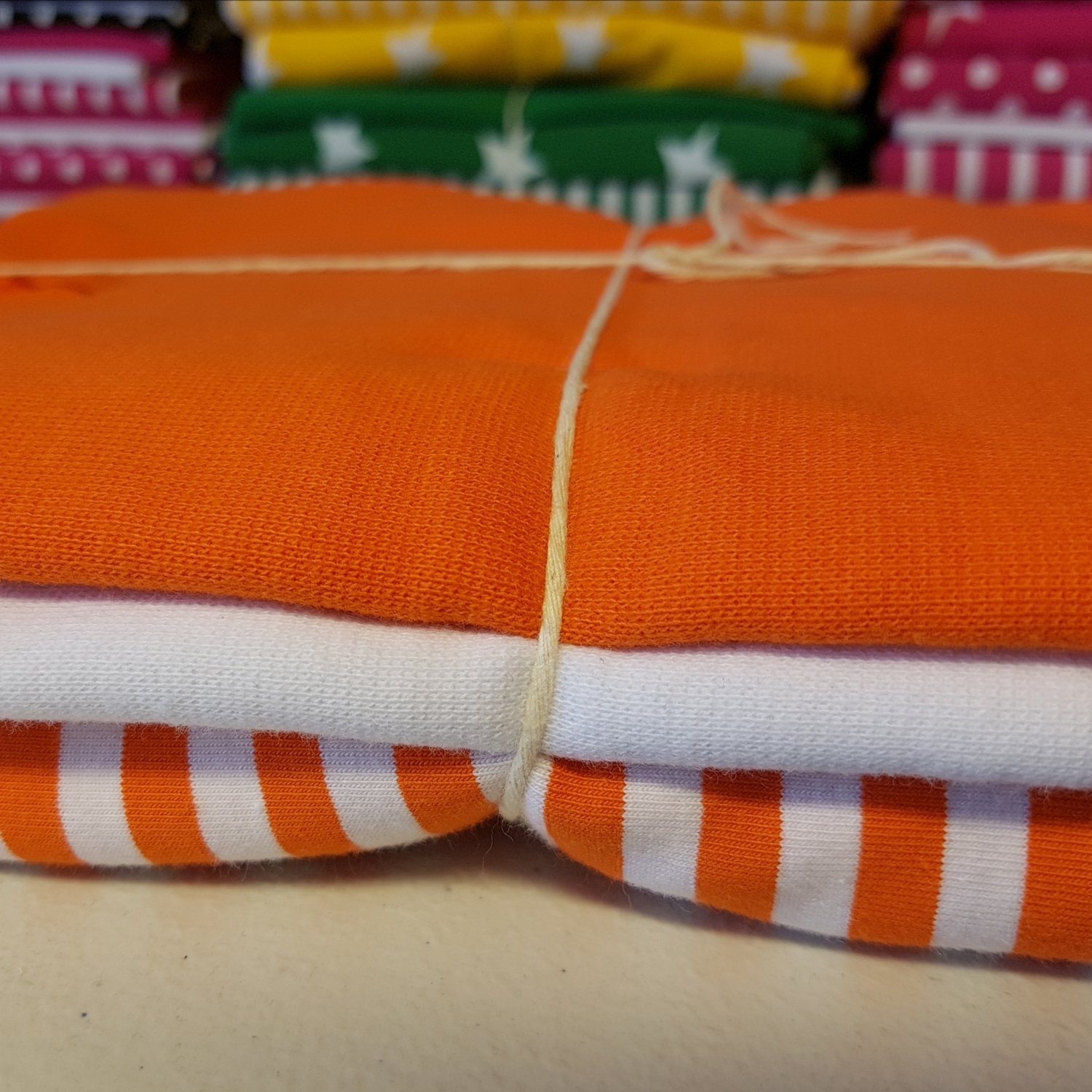 BOX ORANGE STRIPES