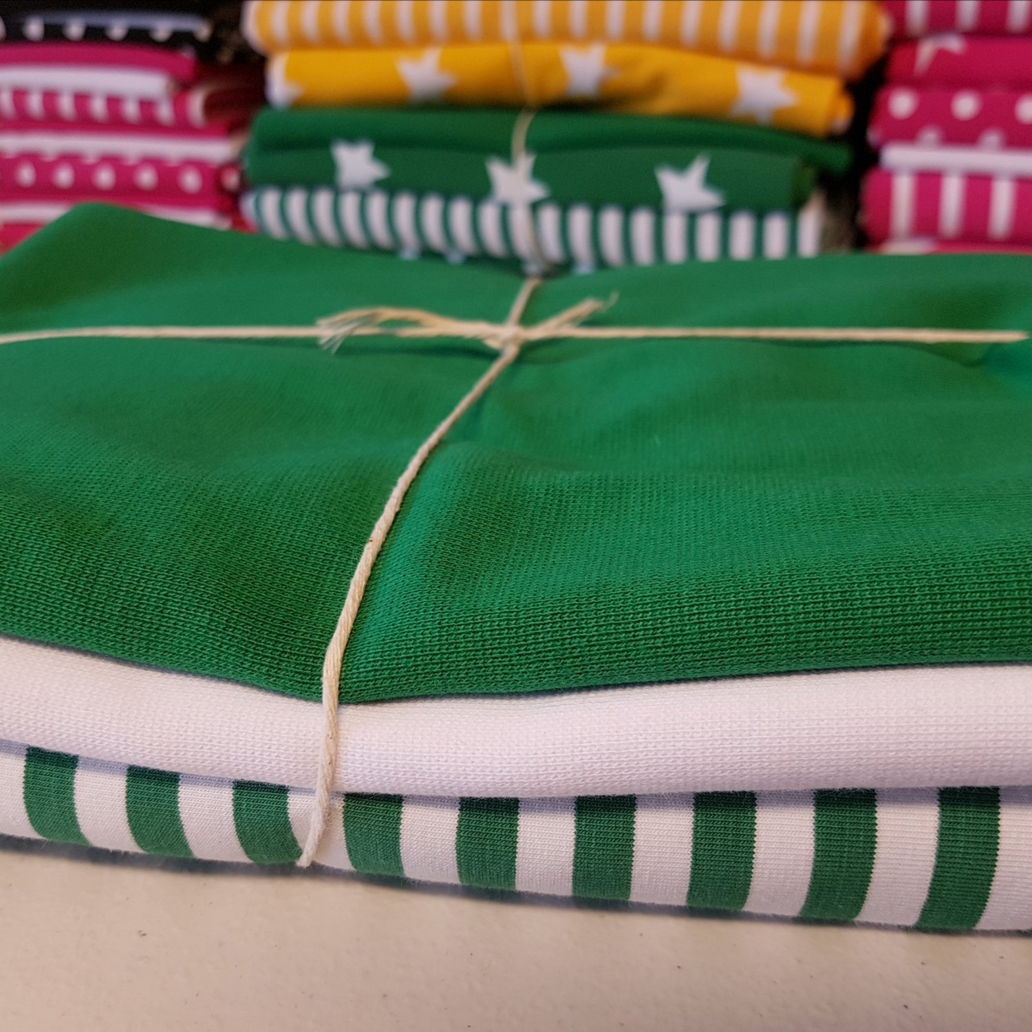 BOX GREEN STRIPES