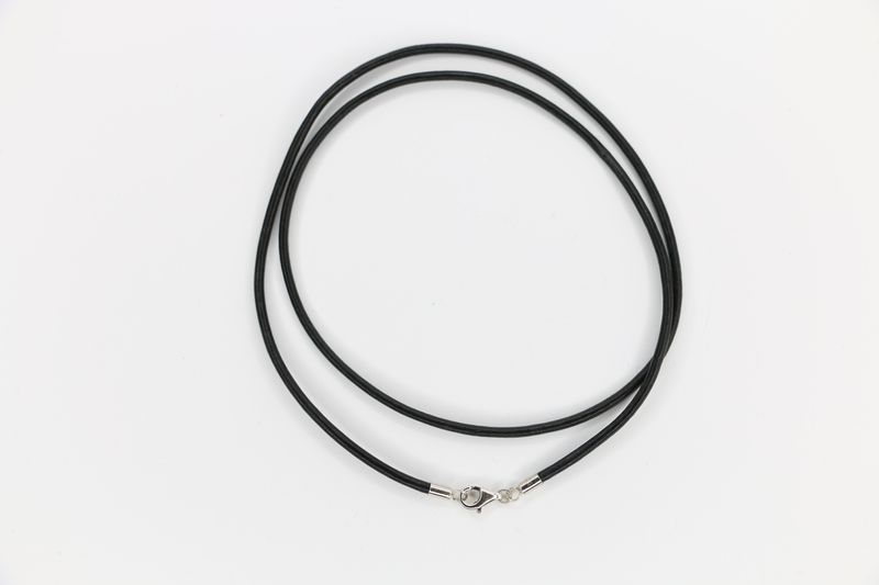 Lederkette 2mm schwarz glatt mit Karabinerverschluss Echtsilber