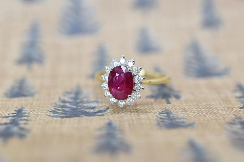 18ct Gold Oval Cut Ruby & Diamond Cluster Ring