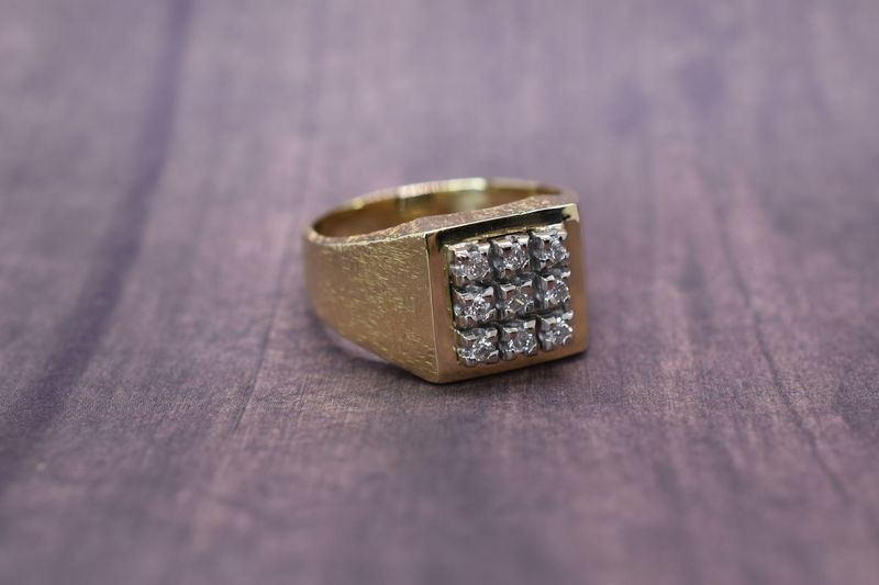 18ct Yellow Gold Diamond Set Signet Ring