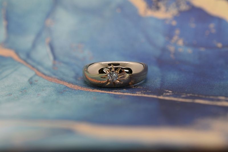 18ct Yellow Gold Diamond Set Gypsy Ring