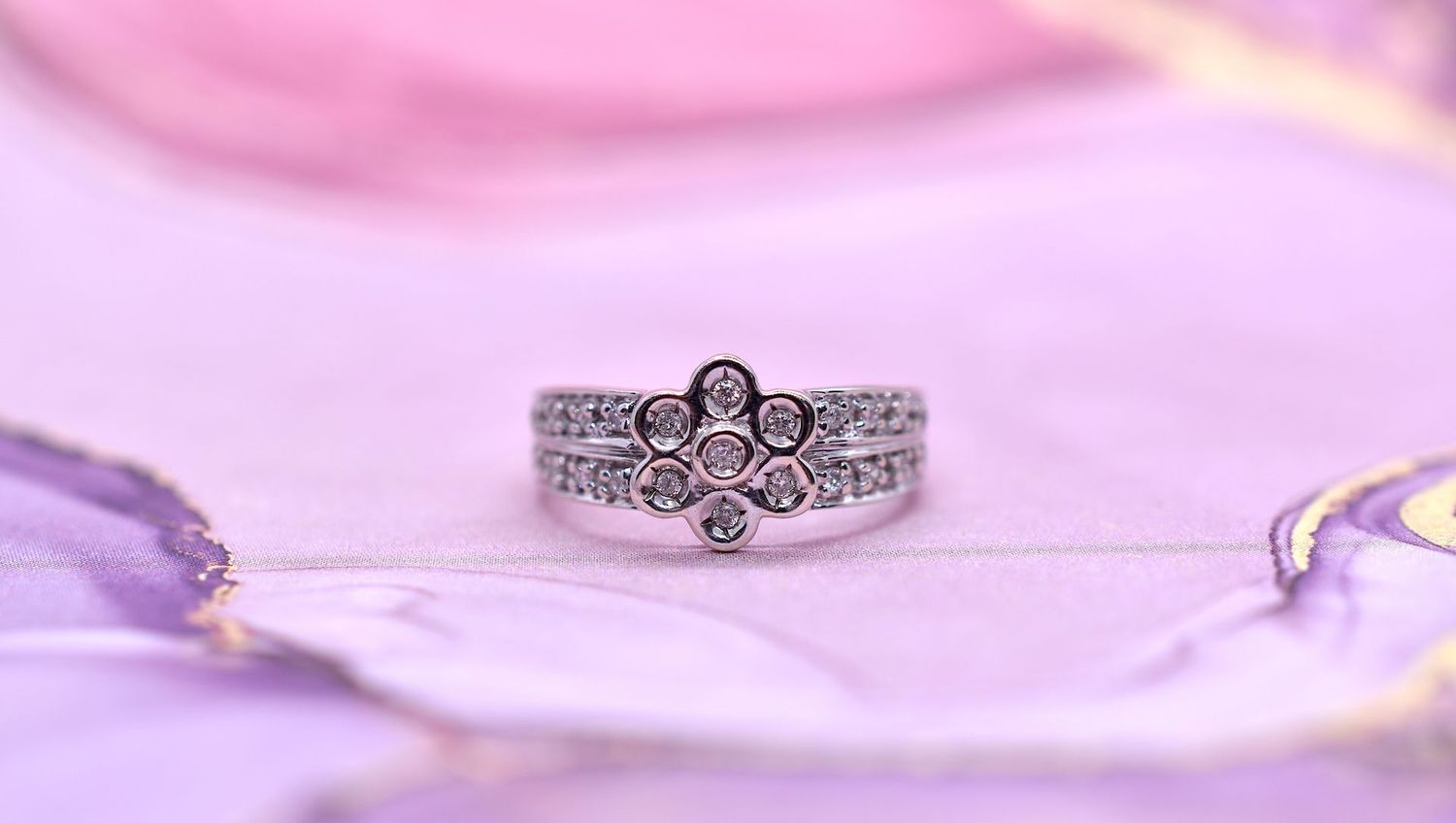 9ct White Gold Diamond Set Flower Cluster Ring